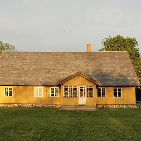 Ullaste Puhkemaja