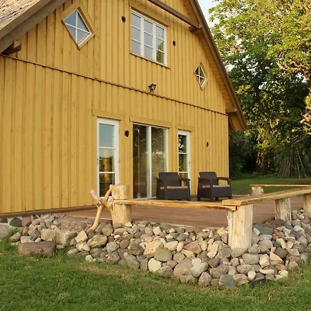 Casa de Férias Ullaste Puhkemaja Salevere